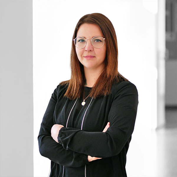 Grafikerin Kristina Veit gestaltet Kommunikationsmittel für Wohnungsunternehmen.